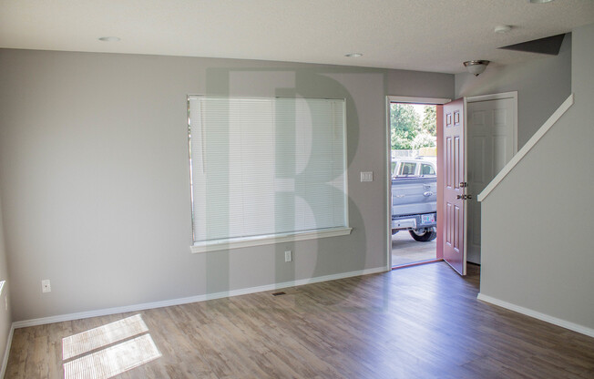 Spacious Updated Duplex in Salem