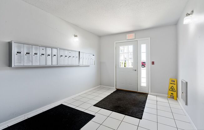 2 beds, 1 bath, 1,000 sqft, $1,199, Unit 1698 - 108