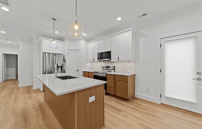 Gorgeous New Construction, Modern Finishes, Spacious Floorplan, Pet Friendly!
