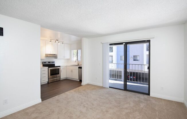 1 bed, 1 bath, 550 sqft, $2,100, Unit B125
