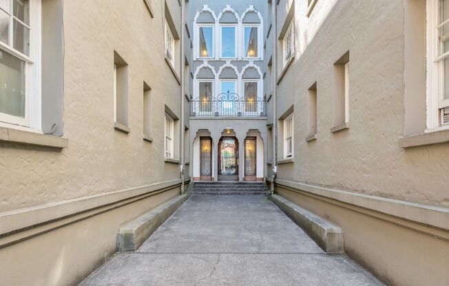 Flanders Apartments