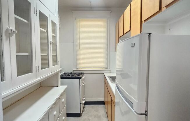 1 bed, 1 bath, 719 sqft, $975