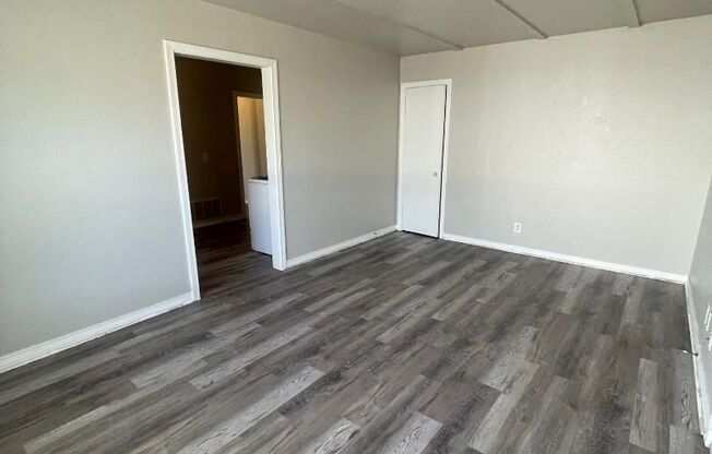 1 Bedroom 1 Bathroom Duplex For Lease September 5th!