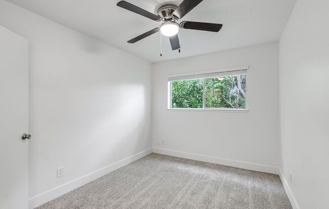 2 beds, 1 bath, 900 sqft, $1,600, Unit 44