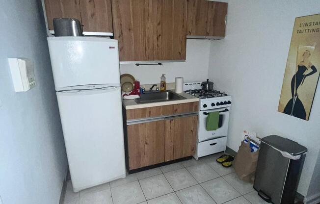 Studio, 1 bath, $2,450, Unit 5-B