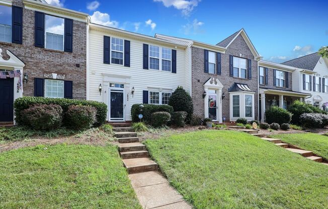 Welcome to this stunning 3-bedroom, 2-bathroom Townhome located in the vibrant community of Huntersville, NC.