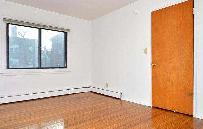 1 bed, 1 bath, 425 sqft, $905, Unit 2 - 06