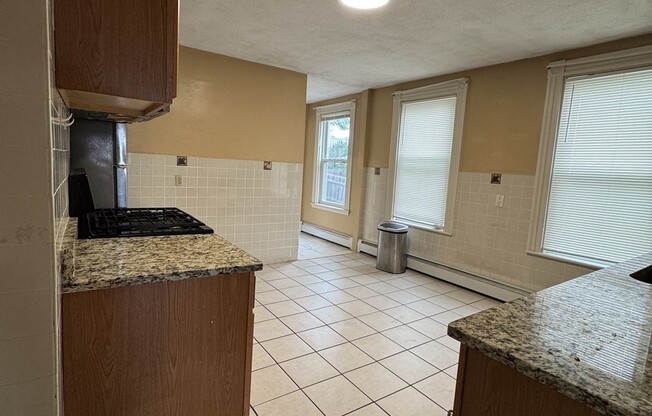 3 beds, 1 bath, 1,150 sqft, $3,200