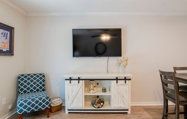 Conveniently Located Furnished Townhome in Central Pensacola