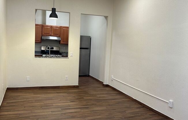 2 beds, 1 bath, $1,250, Unit Fremont332-B