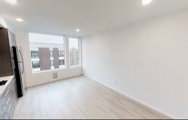 Studio, 1 bath, 306 sqft, $1,133, Unit 406