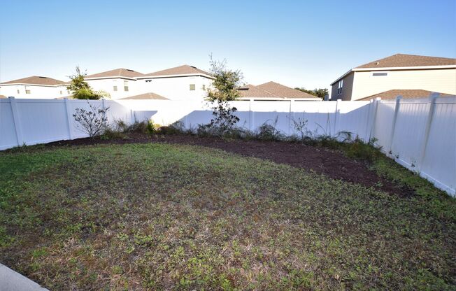 4 bedroom 2.5 baths Single Family Home For Rent at 4358 Silver Creek Street Kissimmee, FL 34744