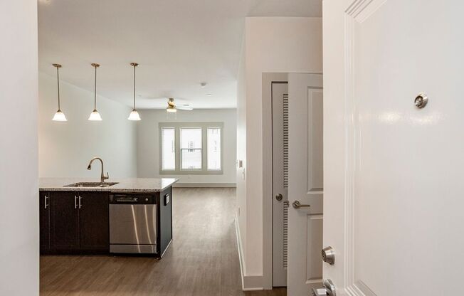 Studio, 1 bath, 560 sqft, $1,600, Unit Heritage East- Unit 110