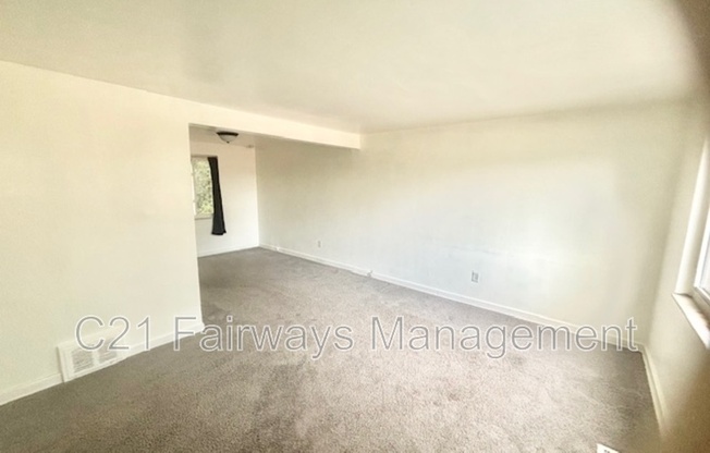 2020 LINDSAY RD