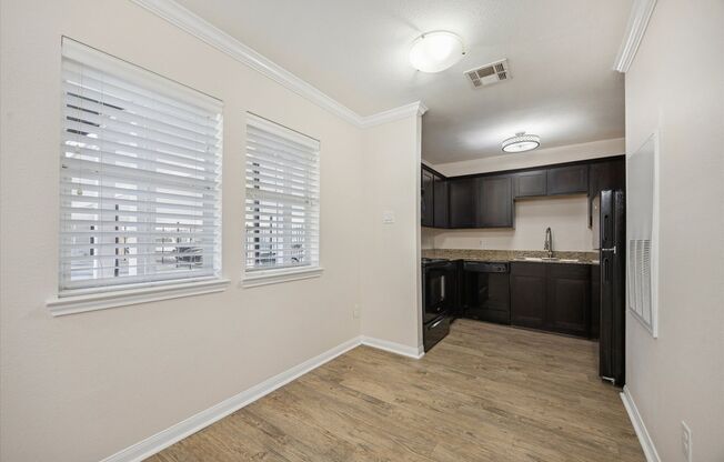 2 beds, 1 bath, 710 sqft, $1,495, Unit 03