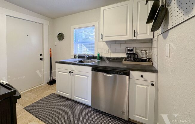 1 bed, 1 bath, $1,175, Unit 311 W State St, #2