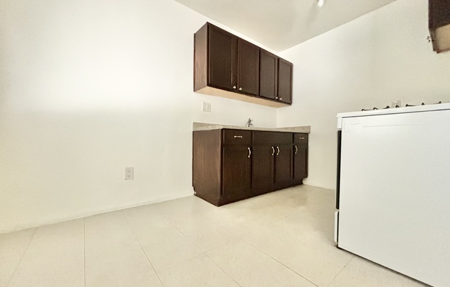 2 beds, 1 bath, $2,185