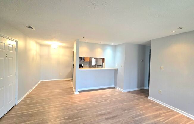 Beautiful 2 BR/2 BA Condo in Ellicott City!