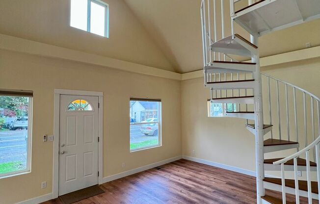 Fully Remodeled 1 BD + Loft