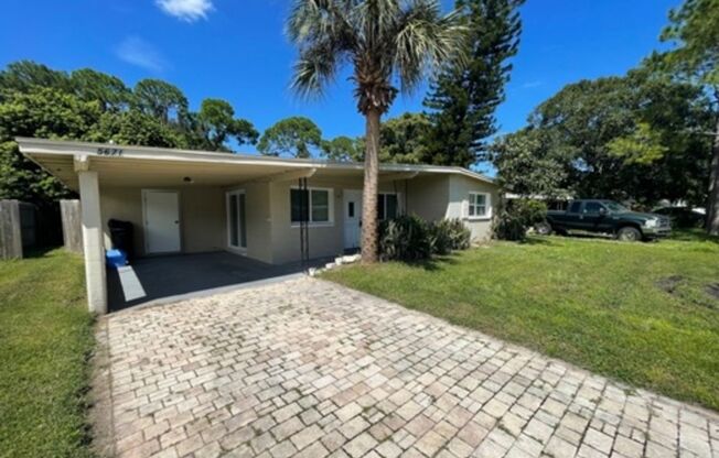 Charming 2BR/1BA Home Available NOW in Pinellas Park