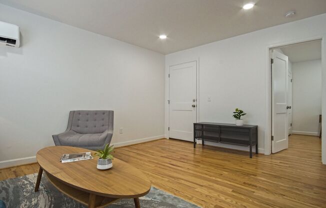 1 bed, 1 bath, $895, Unit Unit 7