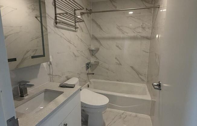 2 beds, 2 baths, 708 sqft, $4,000, Unit 11H