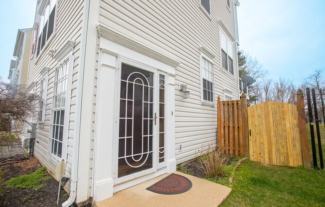 Amazing 3 BR/2.5 BA Townhome in Randle Heights!
