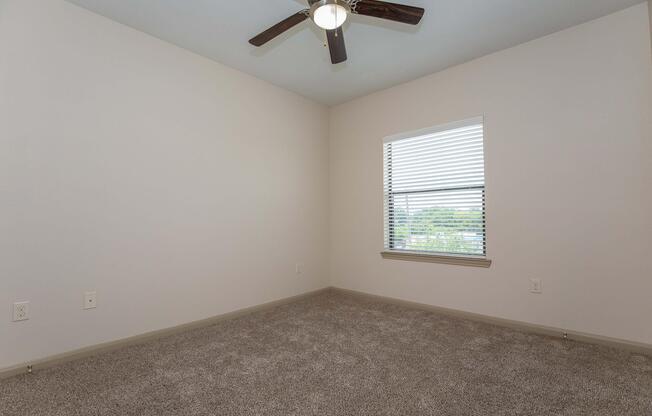 2 beds, 2 baths, 924 sqft, $1,465