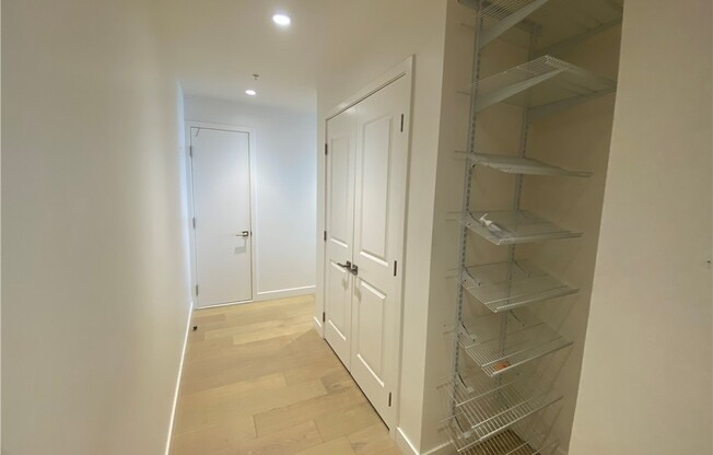 1 bed, 1 bath, 907 sqft, $3,250, Unit 2514