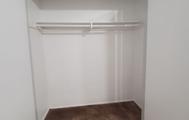 2 beds, 1 bath, $1,925, Unit 03