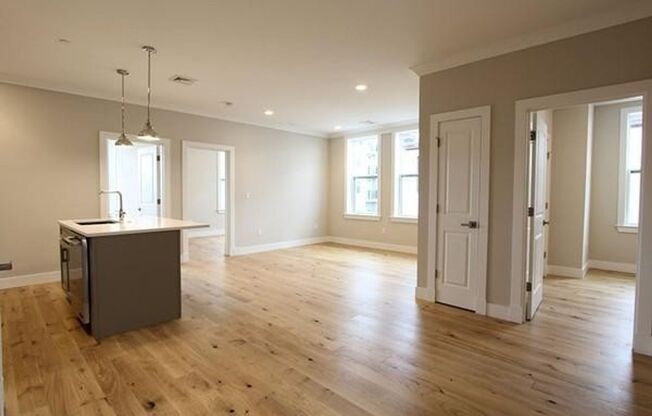 Room Available in Modern 2BR Condo – Jeffries Point / East Boston