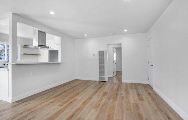 Welcome to 8534-8538 Colgate