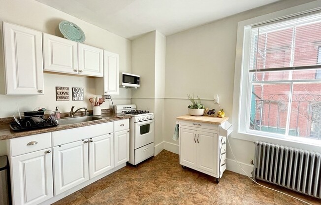 24 ANDERSON ST