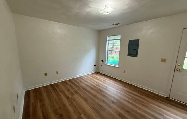 4 beds, 2.5 baths, $2,100, Unit Whole