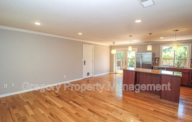 8005 NE 142 ST