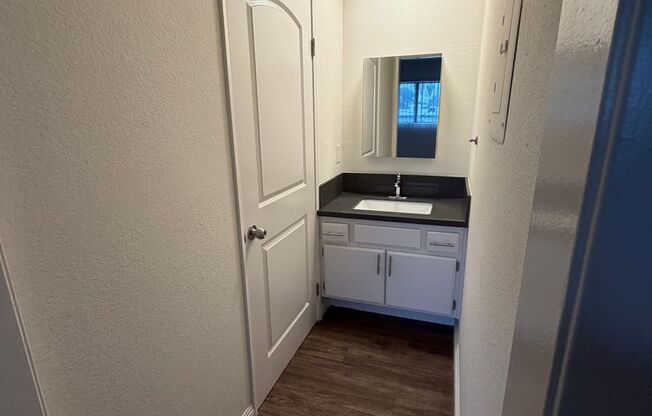 2 beds, 2 baths, 975 sqft, $2,595, Unit 217