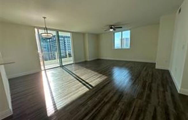 2 beds, 2 baths, 1,208 sqft, $3,668, Unit 110 SW 12 Street appt 708 (F10474060)