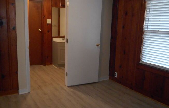 3 beds, 1 bath, $1,675