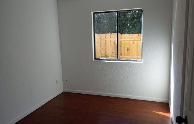 2 beds, 1 bath, $1,200