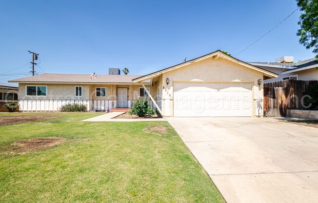 3 Bedroom, 2 Bath Home Near Bakersfield College - $1995 Per Month!