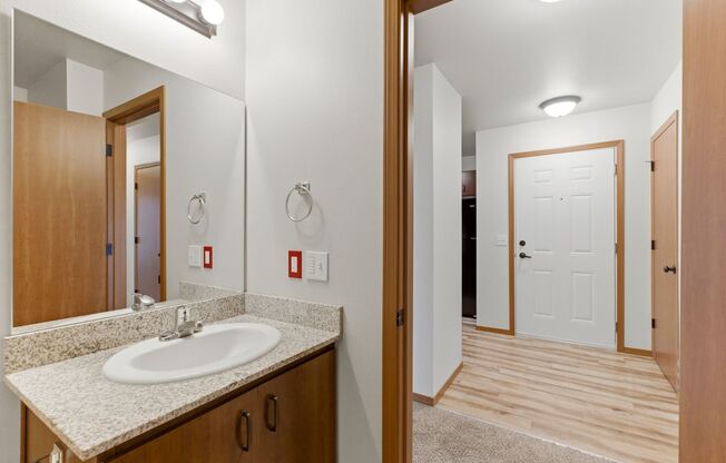 2 beds, 2 baths, 952 sqft, $1,595, Unit 1913-201