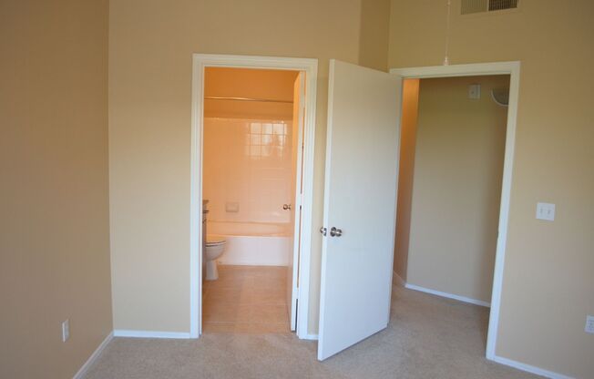 2 beds, 2.5 baths, $2,200, Unit # 2133