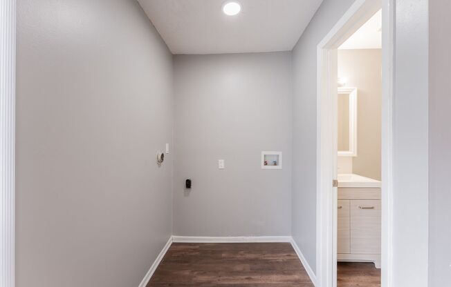 2 beds, 1.5 baths, 1,000 sqft, $1,405, Unit 421-16