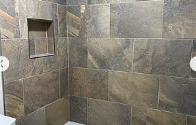 3 beds, 2 baths, 900 sqft, $1,800, Unit 2-1