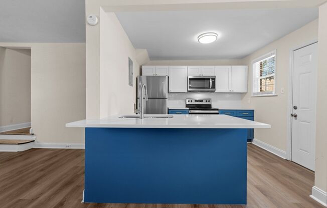 Spacious 1 Bedroom Duplex in Trinity Park, blocks from Duke! - Renovated & Pet Friendly