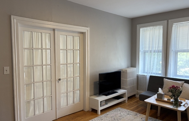 2 beds, 1 bath, 720 sqft, $2,600, Unit 21