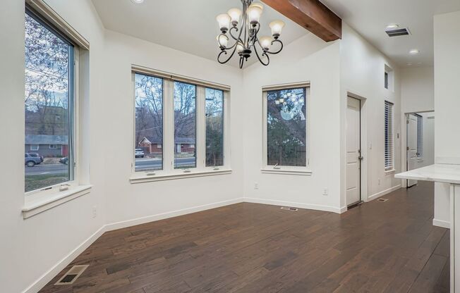 Centrally Located Stylish Boulder ADU with Natural Light & Convenience