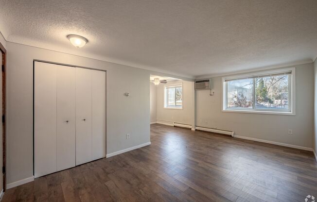2 beds, 1 bath, 750 sqft, $1,349, Unit 1624-2B