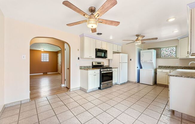 2 beds, 1 bath, $2,410