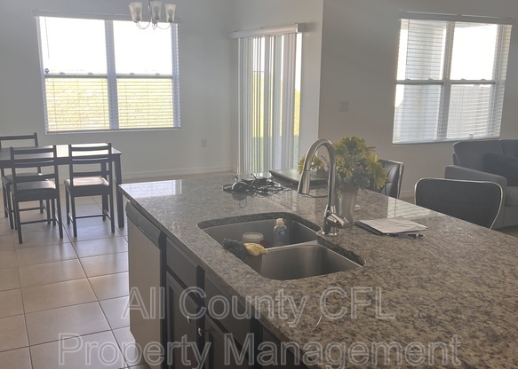 3 beds, 2 baths, 1,725 sqft, $2,250